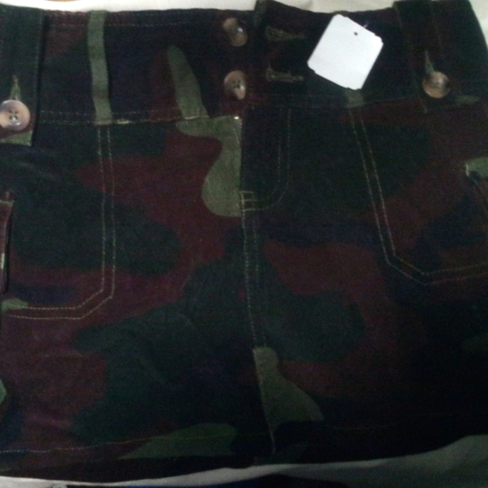 MODA international mini skirt